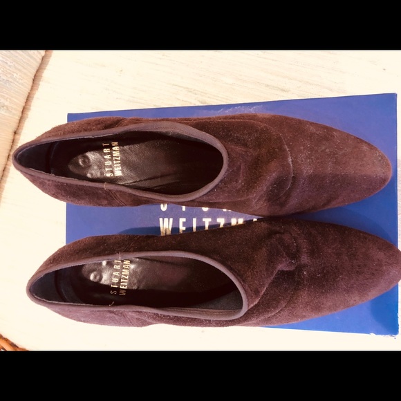 Stuart Weizmann brown suede booties - Picture 2 of 3